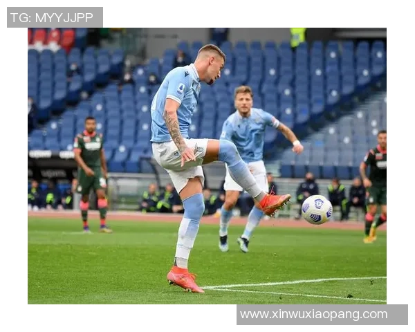 足球明星冬季热身视频展现训练魅力与竞技状态的完美结合 足球明星冬季热身视频展现训练魅力与竞技状态的完美结合