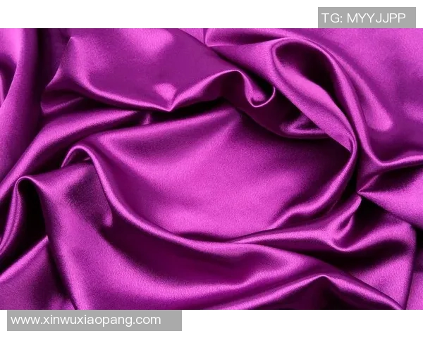 足球明星穿搭紫色鞋子时尚展示及图片大全欣赏 足球明星穿搭紫色鞋子时尚展示及图片大全欣赏