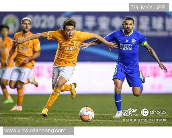 重庆足球队与成都足球队赛后复盘分析精彩配合与战术对决